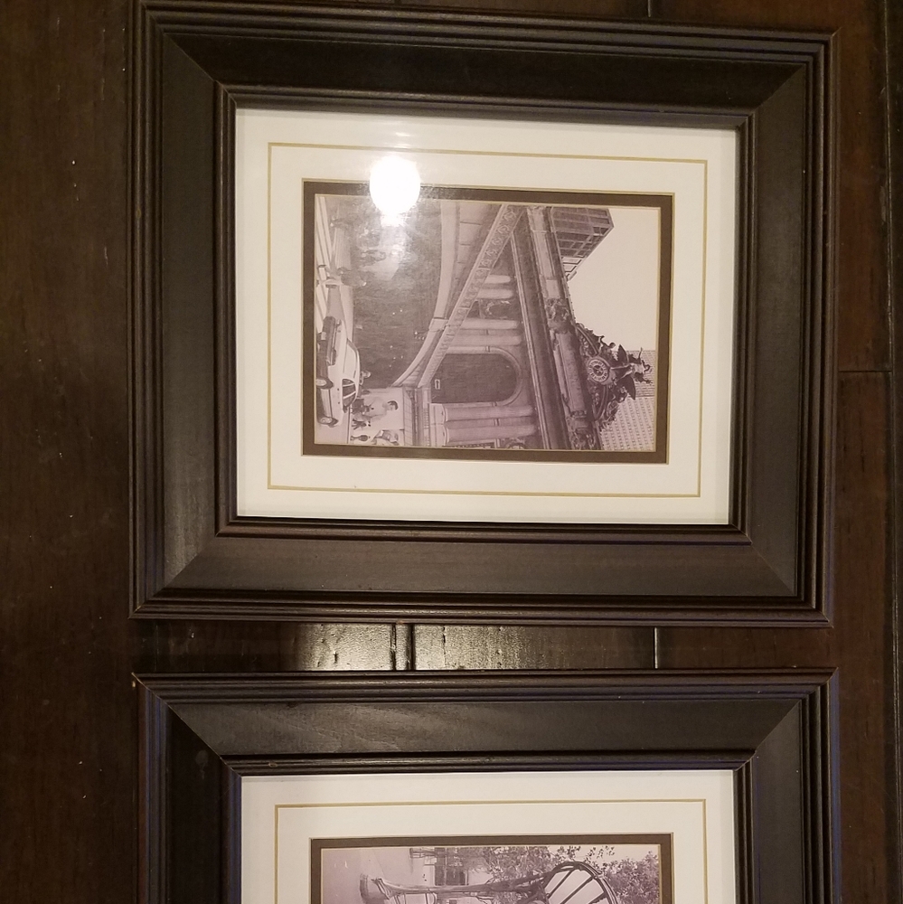 Set of two city themed wall decor pictures